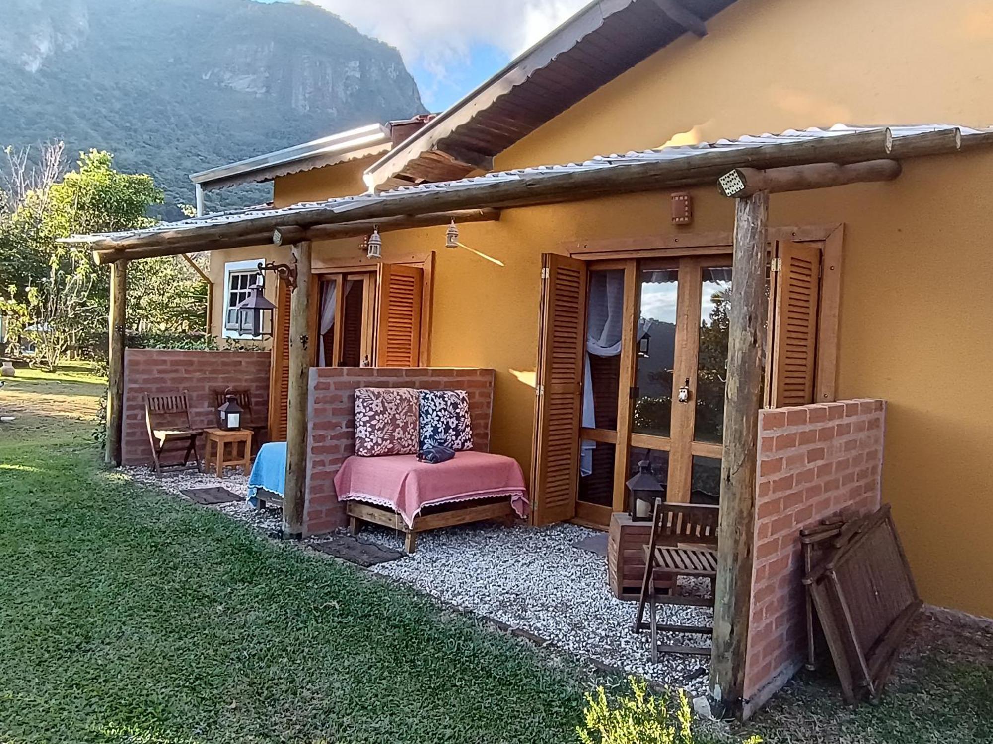 Entrevistas Chales E Suites Sao Bento do Sapucai Bagian luar foto