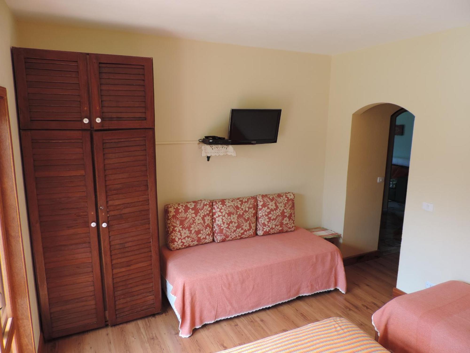 Entrevistas Chales E Suites Sao Bento do Sapucai Ruang foto